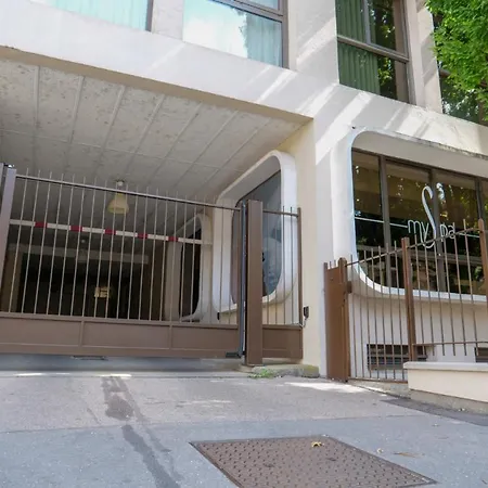Apartment Le Drouhouse + Parking Prive